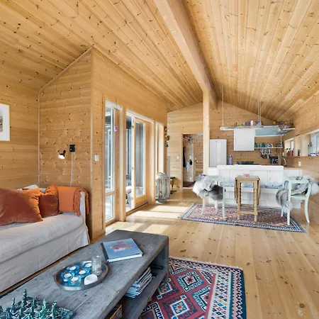 Seaside With Panoramic Views In Oterstranda Feriehus