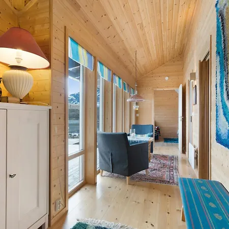 Seaside With Panoramic Views In Oterstranda Feriehus Inndyr