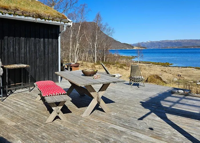 Seaside With Panoramic Views In Oterstranda Inndyr