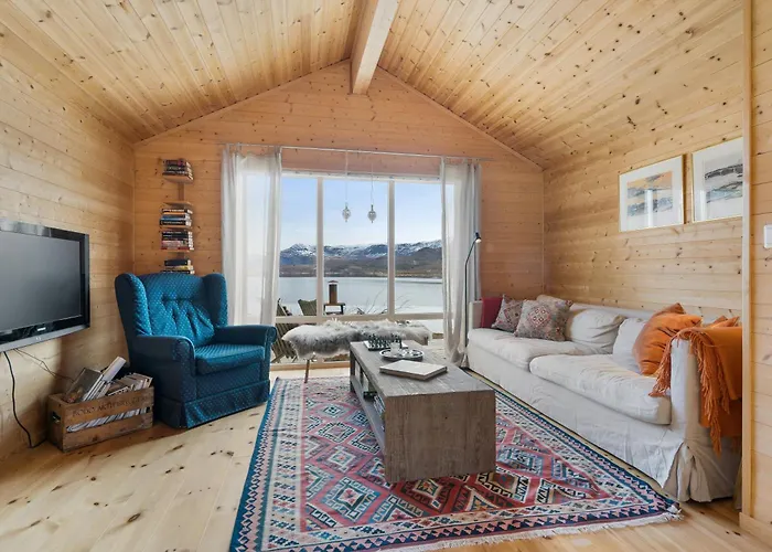 Seaside With Panoramic Views In Oterstranda Inndyr