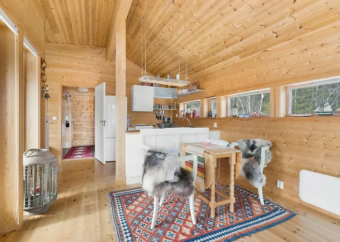 Seaside With Panoramic Views In Oterstranda