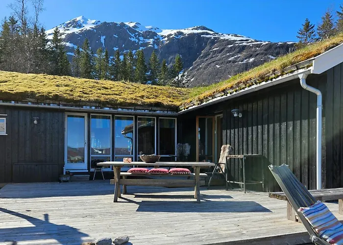 Seaside With Panoramic Views In Oterstranda