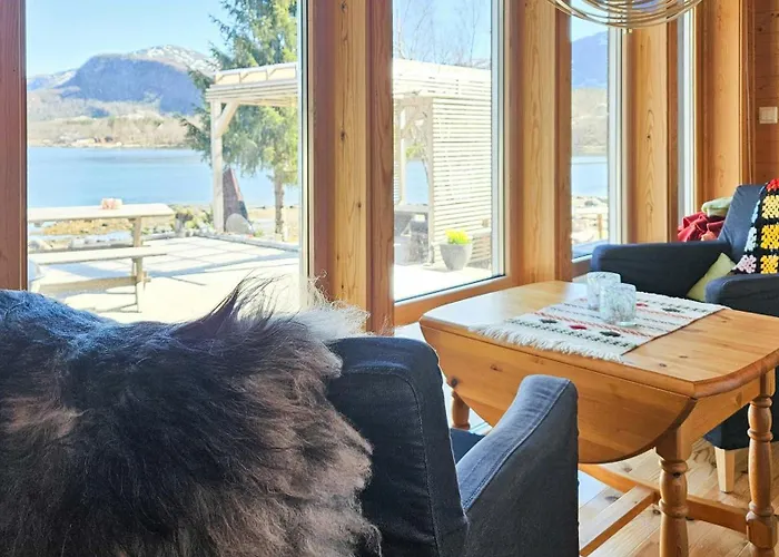 Seaside With Panoramic Views In Oterstranda